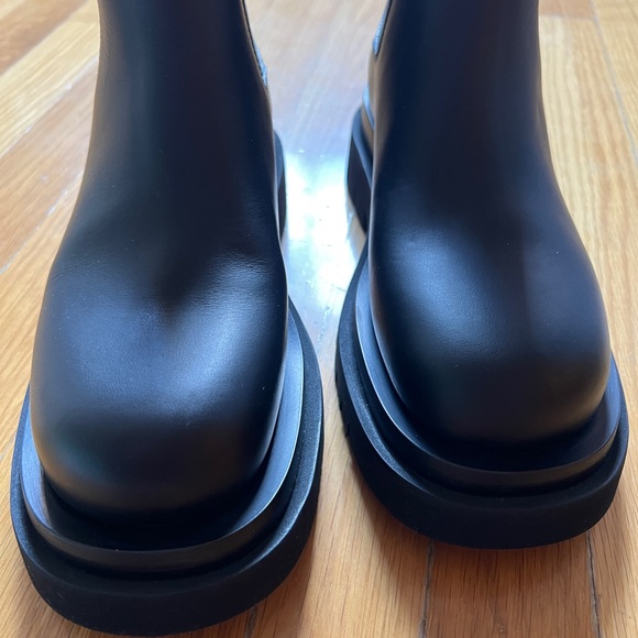 Bottega Veneta Lug Boots - Picture 5 of 9